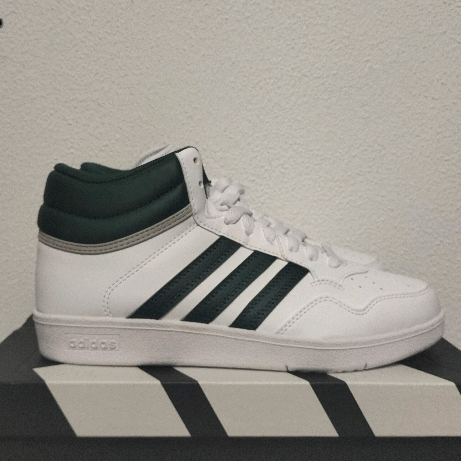 Adidas dames sneakers (37) NIEUW wit groen, Adidas, Wit, Nieuw, Ophalen of Verzenden
