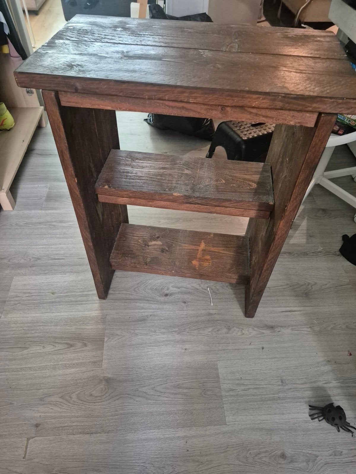 Houten bijzettafel/plantenstandaard met 2 planken, Minder dan 55 cm, Gebruikt, Rustiek, Ophalen of Verzenden