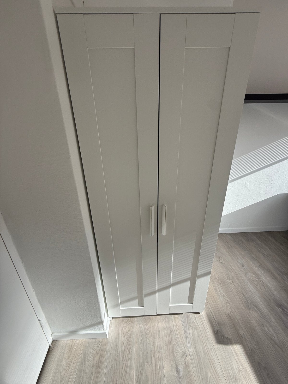 Witte kledingkast met deuren en hangruimte - 190x80x50 cm, Huis en Inrichting, Ophalen, Overige materialen, Gebruikt, 50 tot 100 cm