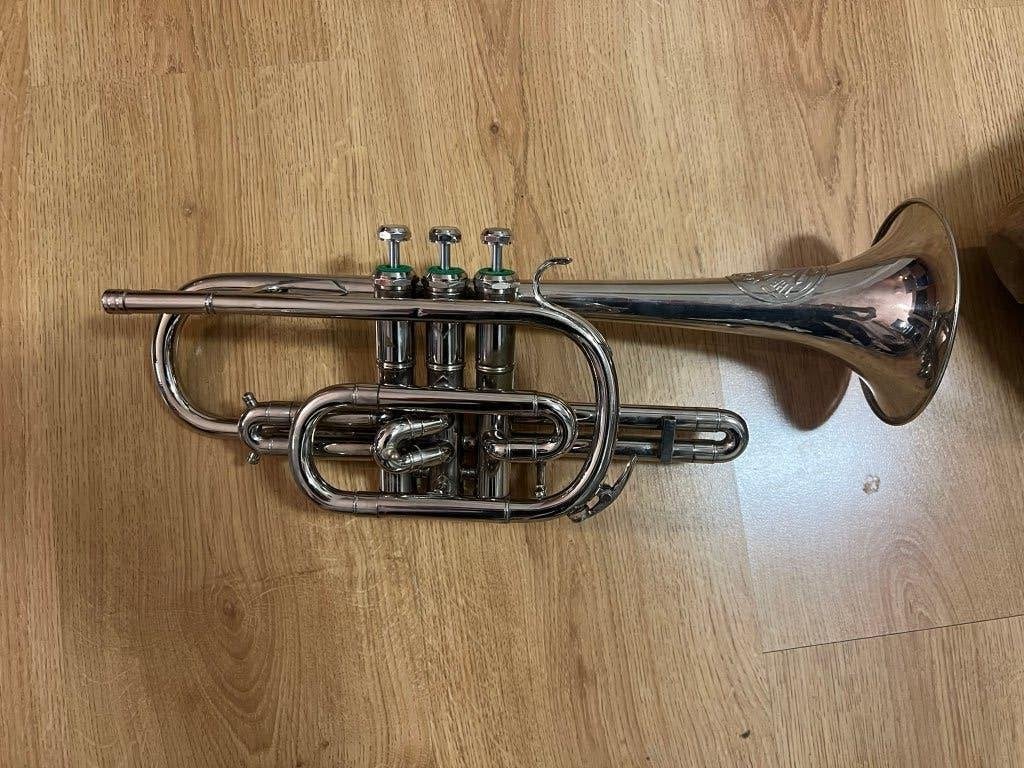 K&H New Queen cornet - UNIEK, Ophalen of Verzenden, Gebruikt, Koperblazer, Met koffer of draagtas