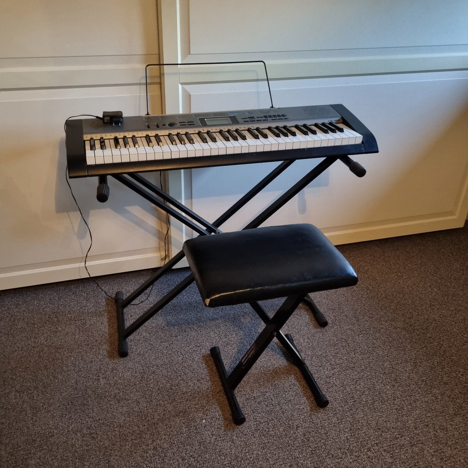 Keyboard met standaard en krukje, Casino CTK 1300, Muziek en Instrumenten, Ophalen, Casio, 61 toetsen, Zo goed als nieuw