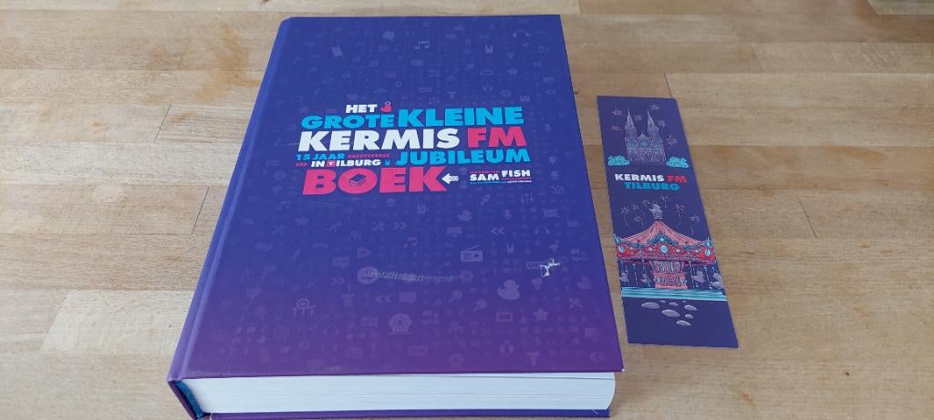 Het grote kleine kermis fm jubileum boek tilburg ., Boeken, Ophalen of Verzenden