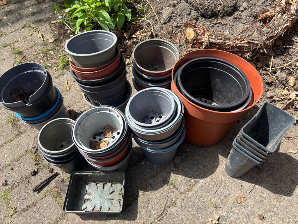 Diverse kweekpotten - Grote partij, Tuin en Terras, Bloempotten, Ophalen, Kunststof, Gebruikt, Rond