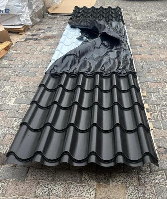 Nieuwe Geïsoleerde Dakpanplaten Zwart 470x100cm (4 stuks), Doe-het-zelf en Verbouw, Dakpannen en Dakbedekking, Zwart, Zo goed als nieuw