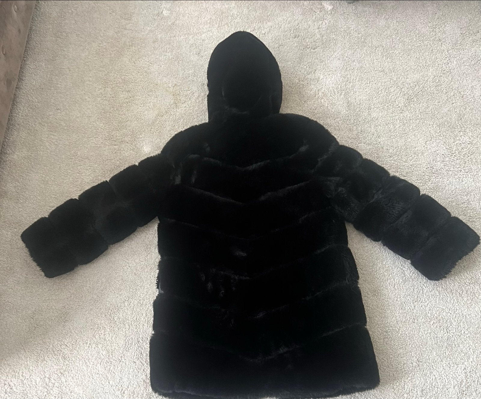 Zwarte faux fur jas met capuchon maat s/m, Ophalen of Verzenden, Zo goed als nieuw, Maat 38/40 (M), Zwart
