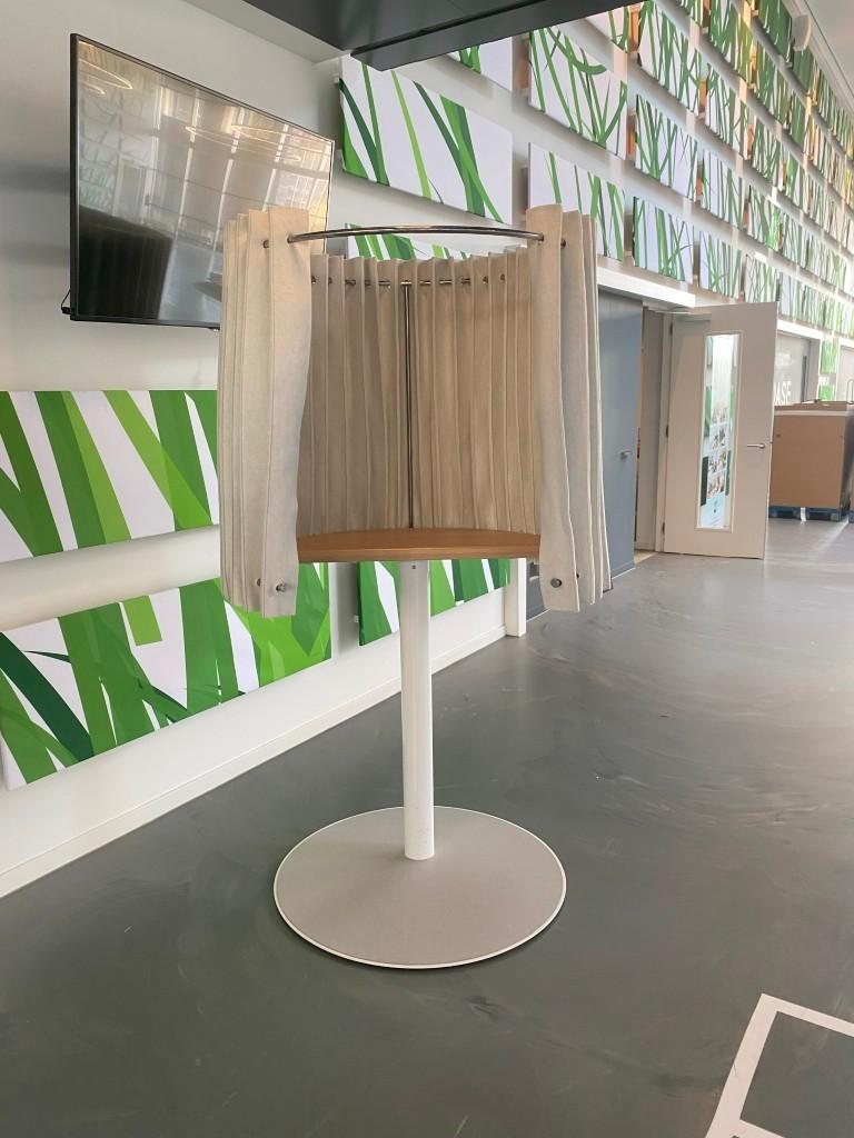 2 x Offecct SmallTalk (akoestisch), wit - H 200 x B 115 cm., Ophalen, Gebruikt