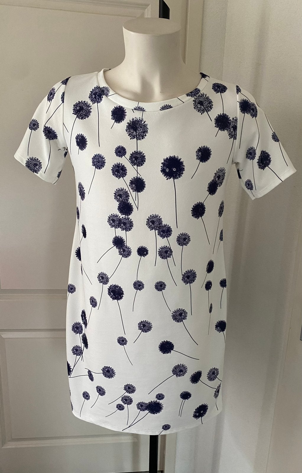 Jurk wit met blauwe bloemen Maat XL, Wit, Maat 46/48 (XL) of groter, Ophalen of Verzenden, Zo goed als nieuw
