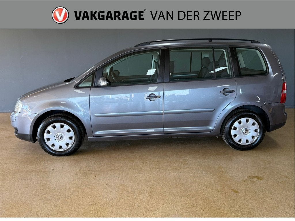 Volkswagen Touran 1.6-16V FSI Business | Trekhaak | Cruise, Gebruikt, 4 cilinders, 116 pk, Origineel Nederlands