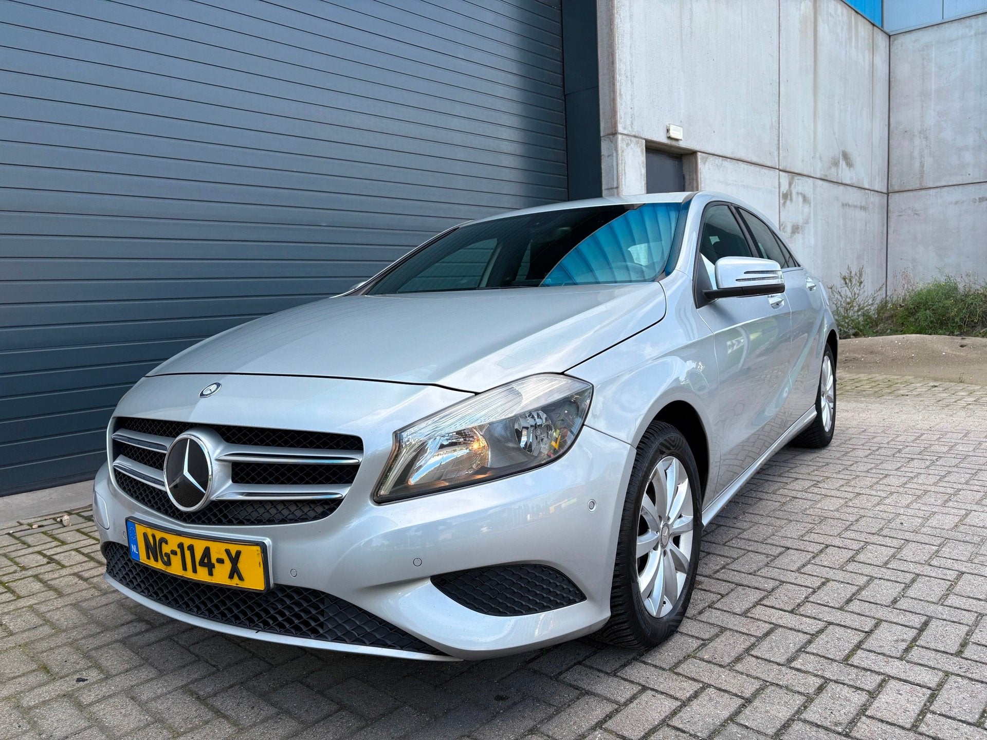 Mercedes-Benz A-klasse 200 Prestige NAVI PDC 2013, Auto's, Voorwielaandrijving, Gebruikt, Euro 6, Leder en Stof