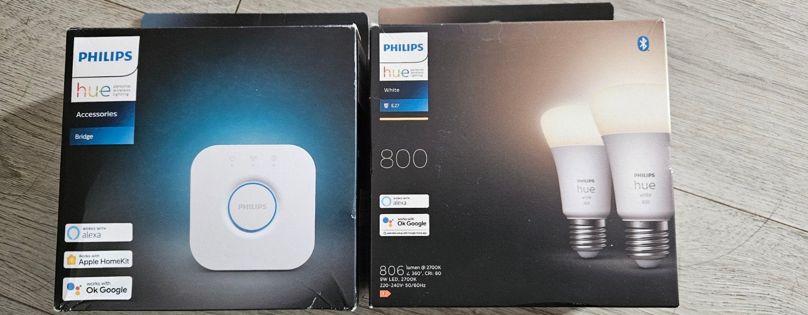 Philips Hue Bridge 2e generatie + 2  Lamp E27, Ophalen of Verzenden