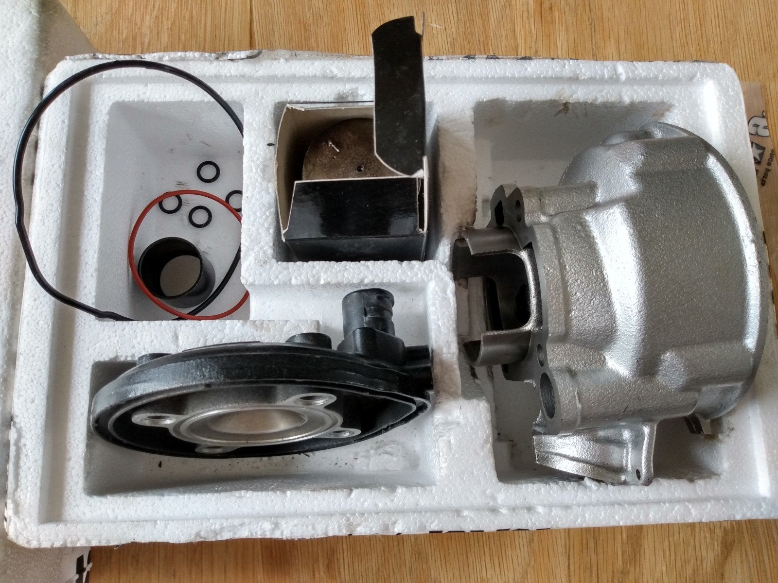 70cc minnarellie cilinder. Zo goed als nieuw, Ophalen of Verzenden, Zo goed als nieuw, Cilinder, Minarelli am6
