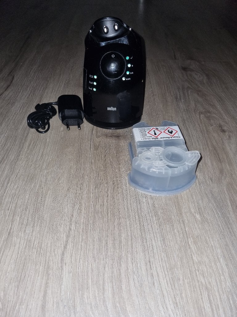 Braun 7 Clean station met nieuwe cassette, Ophalen of Verzenden, Gebruikt, Overige typen