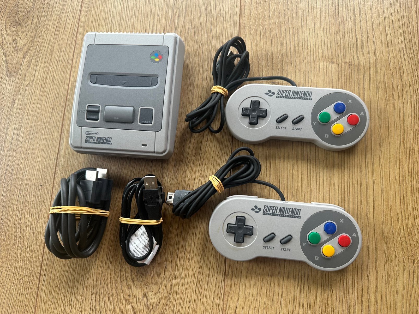 Nintendo SNES Classic Mini Incl Controllers & Kabels!!!, Ophalen of Verzenden, Zo goed als nieuw, Met 2 controllers