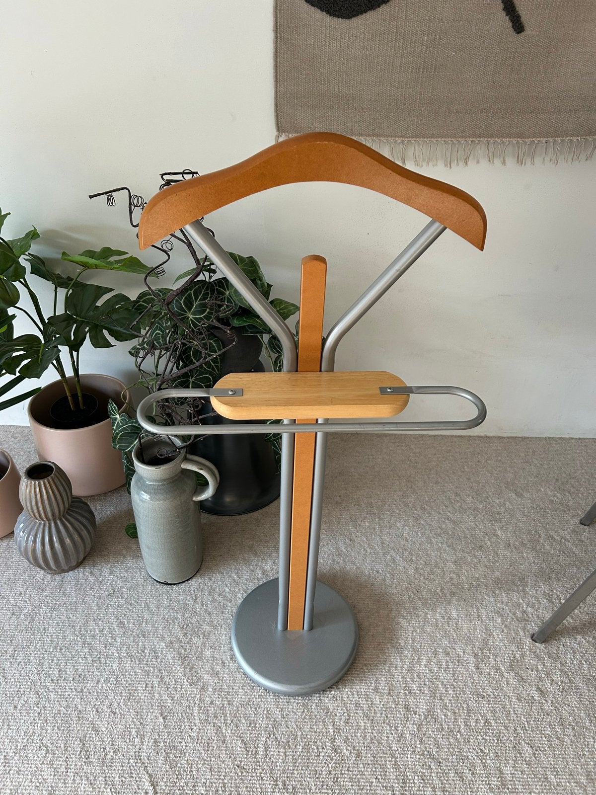 Stijlvolle Dressboy - Hout en Metaal, Ophalen, 100 tot 150 cm, Zo goed als nieuw, Staande kapstok