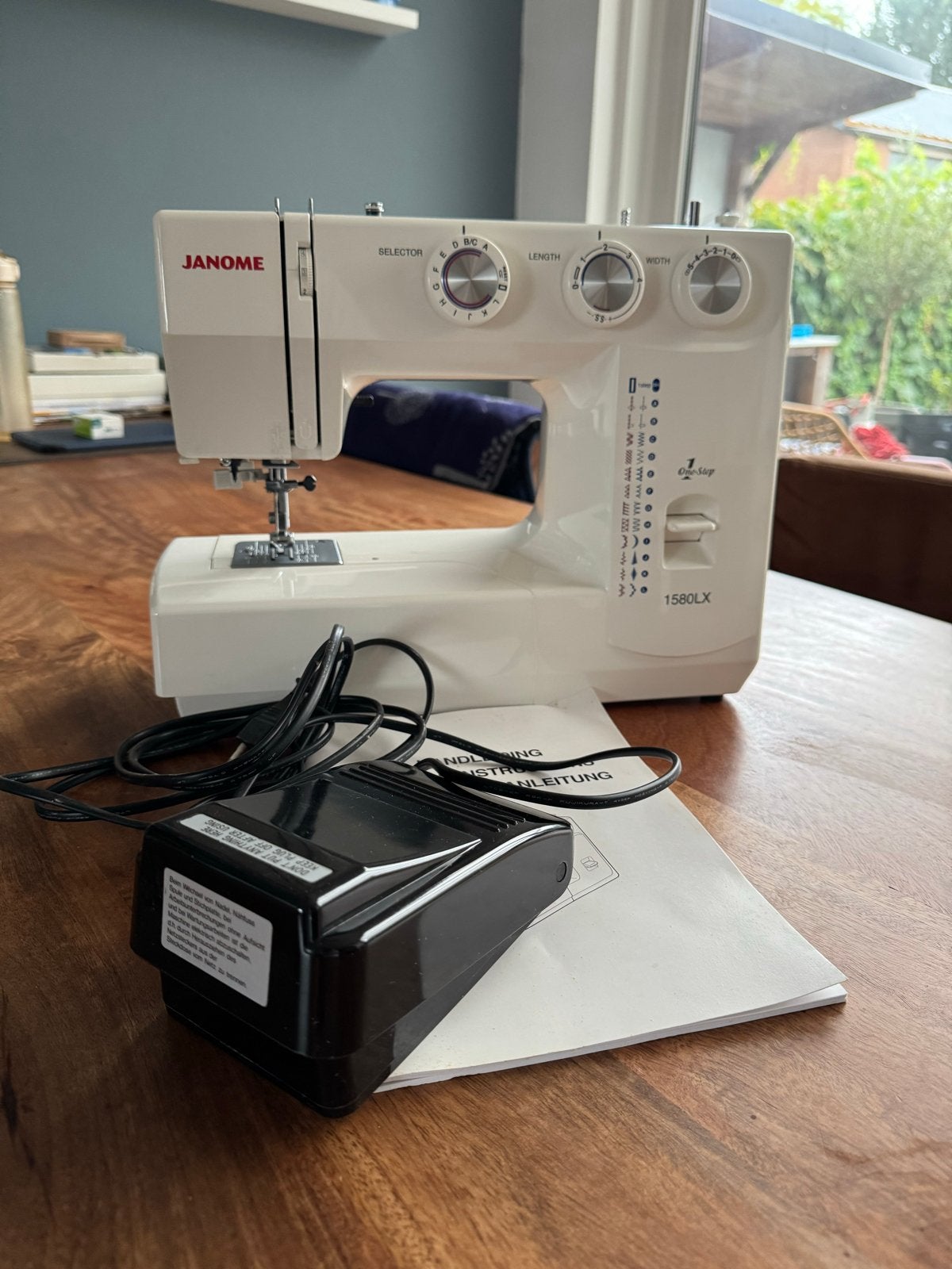 Janome 1580LX Naaimachine met accessoires, Ophalen, Zo goed als nieuw, Naaimachine, Janome