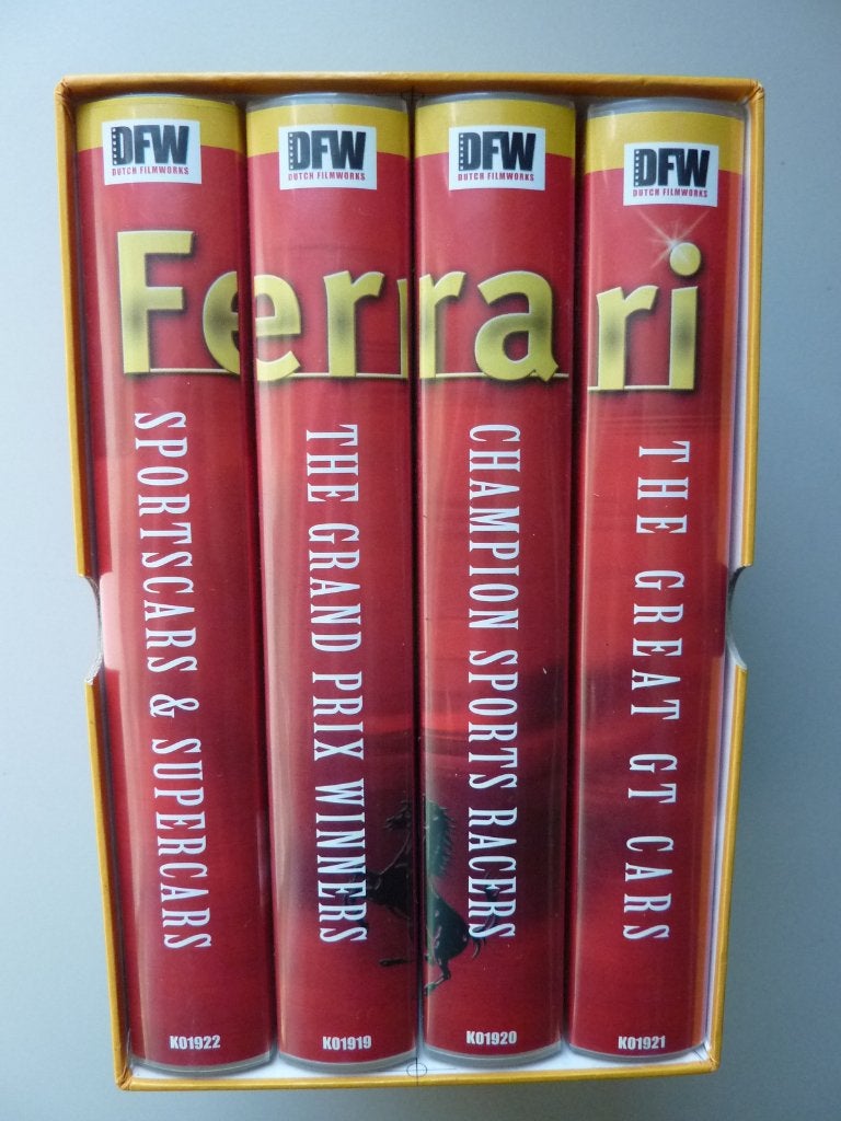 Ferrari boxset met 4 videobanden met geschiedenis., Hobby en Vrije tijd, Ophalen of Verzenden, Gebruikt, Overige typen, Overige merken