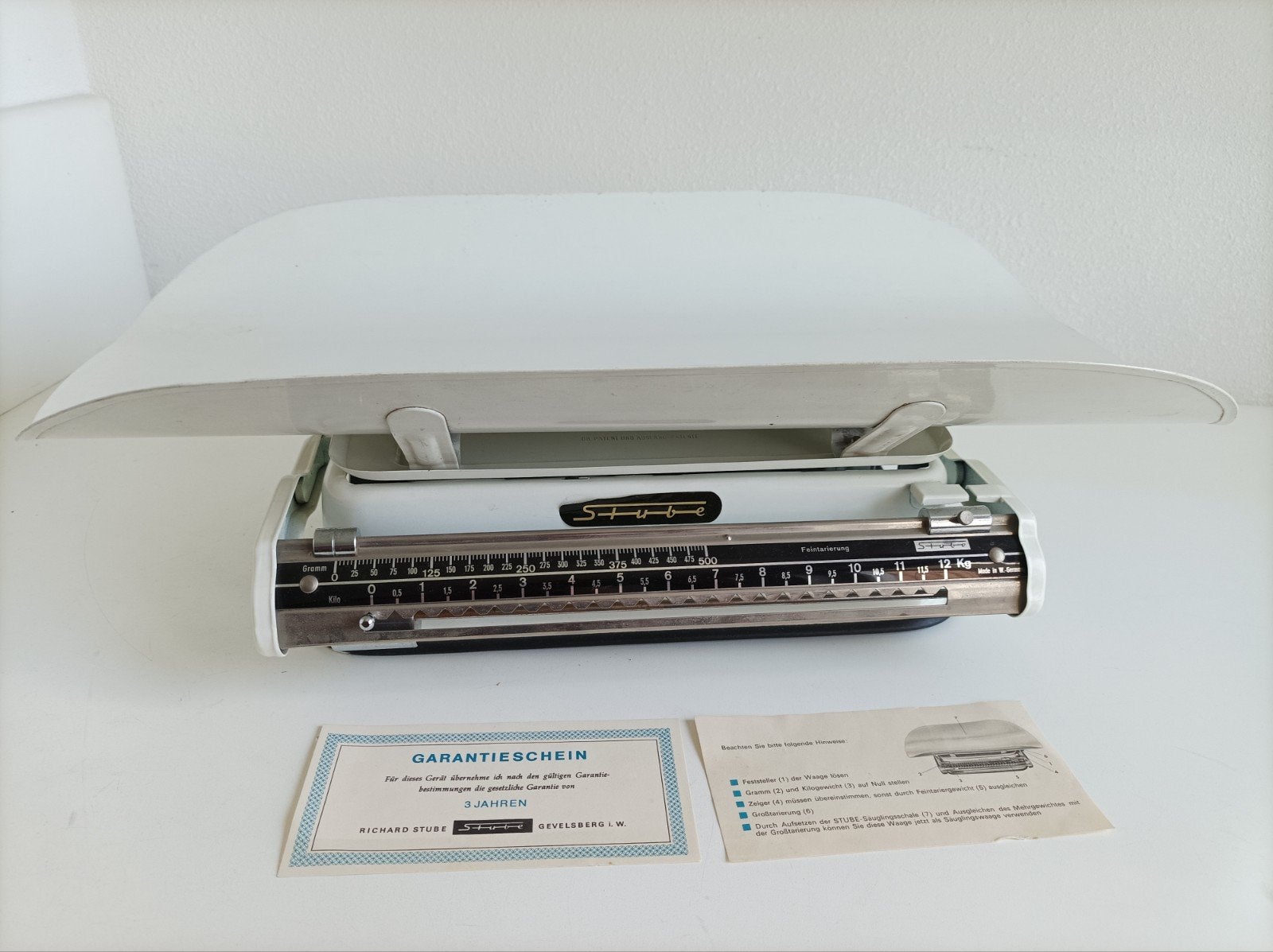 Vintage baby weegschaal mechanisch het merk stube lengte sch, Ophalen of Verzenden