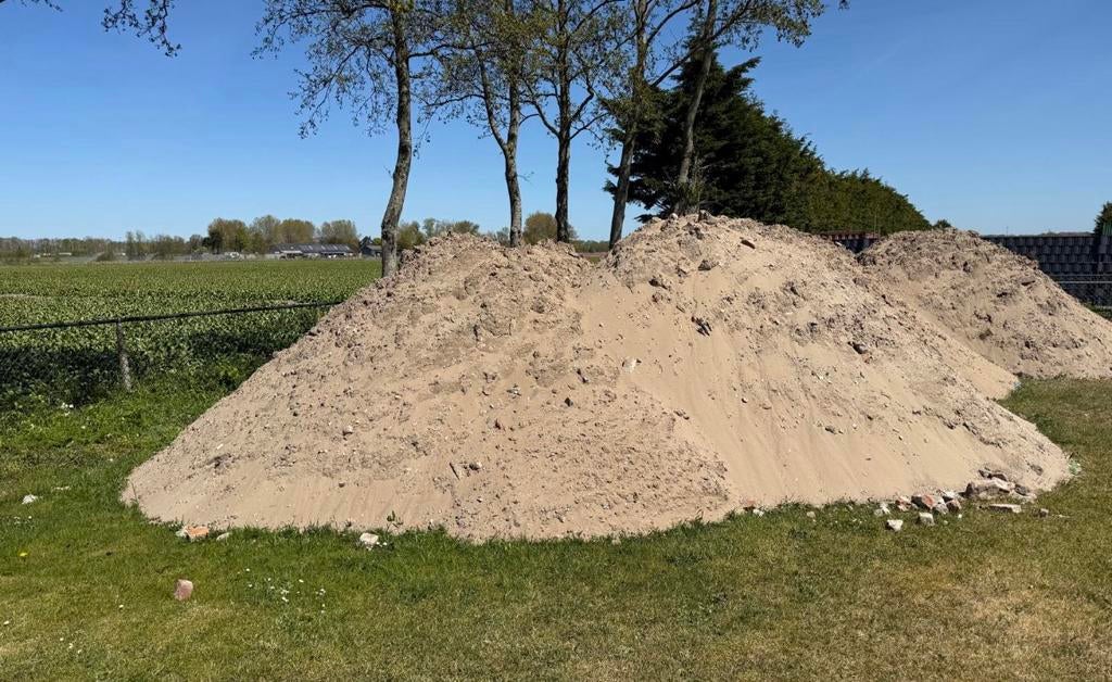 Gratis Zand (zelf de aanhanger vol spitten), Ophalen, Gebruikt, Ophoogzand