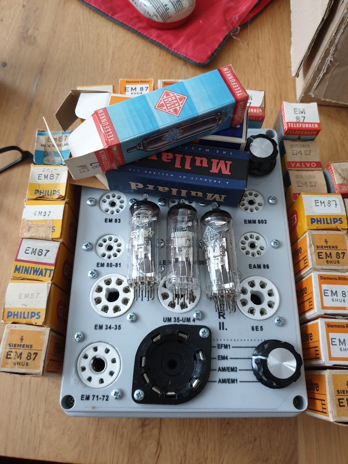EM87 Radiobuizen Afstemogen - Nieuw in doos, Getest, Ophalen of Verzenden, Nieuw