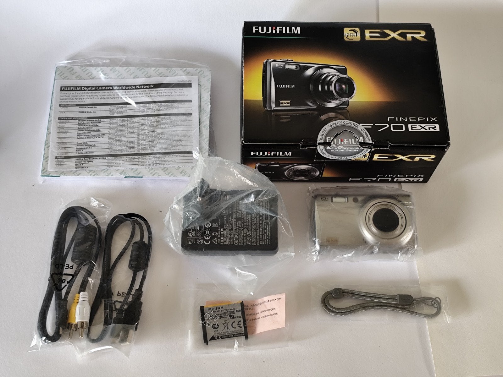 Fujifilm FinePix F70 EXR Zilver - Nieuw, 10 megapixels, Nieuw, Ophalen of Verzenden, Fujifilm