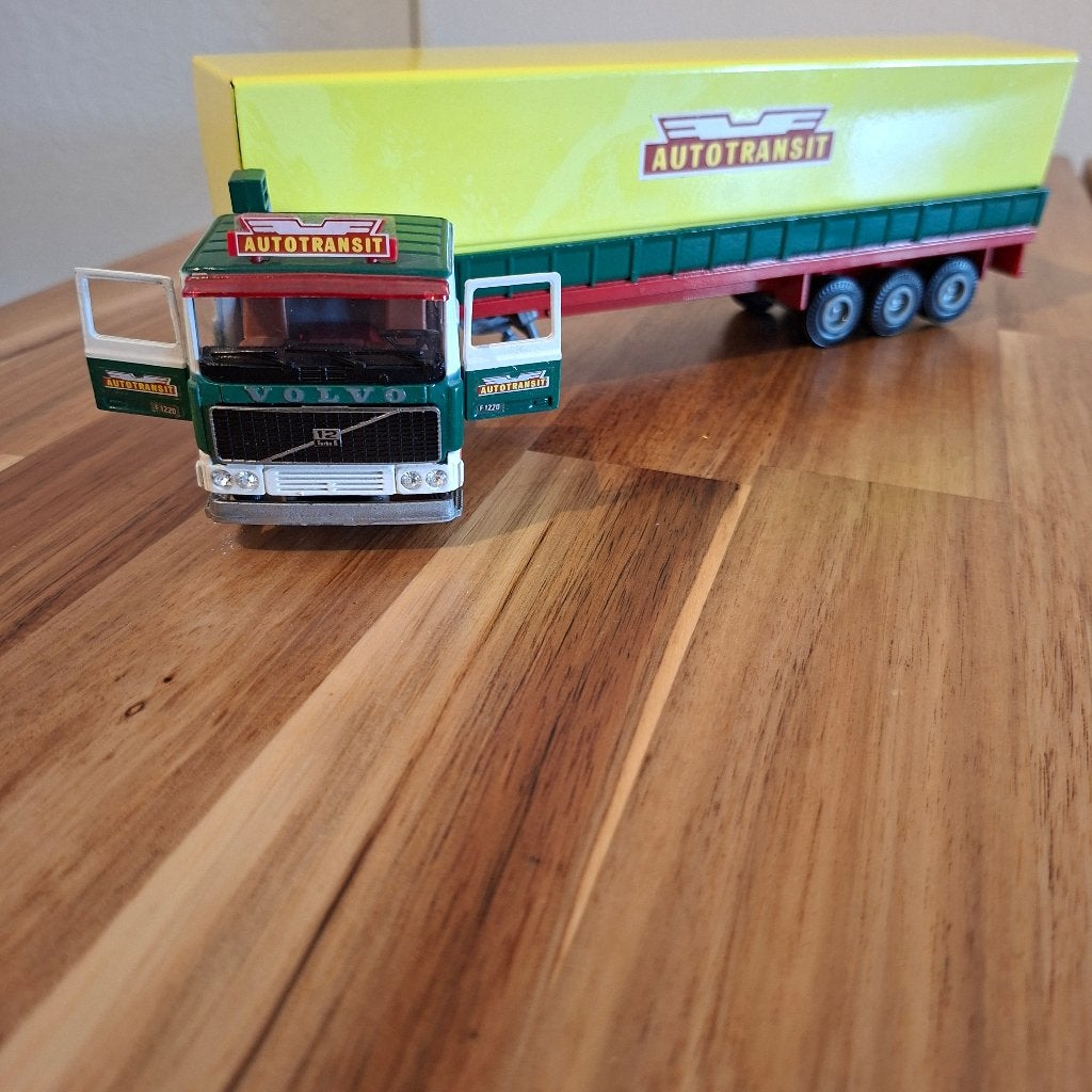 AUTOTRANSIT VOLVO F 1225 & 3 ASSER HUIFTRAILER GEHEEL N.ST., Verzenden, Zo goed als nieuw, Bus of Vrachtwagen, Tekno