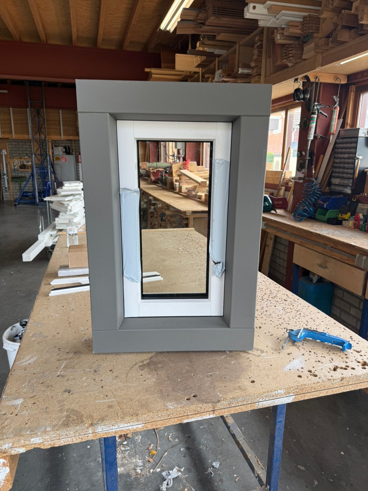 nieuw draaikiep kozijn met triple glas 485x750mm, Ophalen, Kunststof, Minder dan 75 cm, Raamkozijn