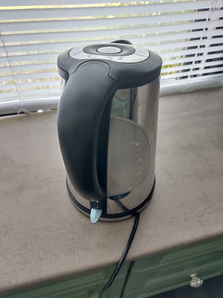 Waterkoker (gratis), Witgoed en Apparatuur, Waterkokers, 1 tot 2 liter, Ophalen, Gebruikt