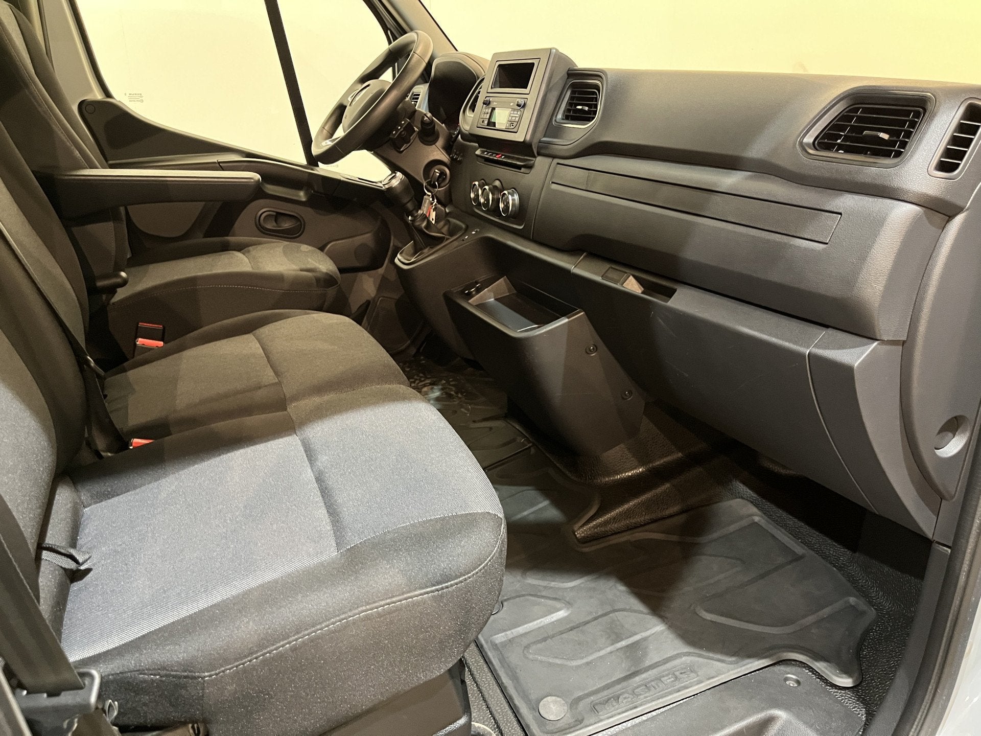 Renault Master 2.3 dCi 145 PK L3 DC Dubbel Cabine Open Laadb, Auto's, Bestelauto's, Voorwielaandrijving, 145 pk, Stof, Gebruikt