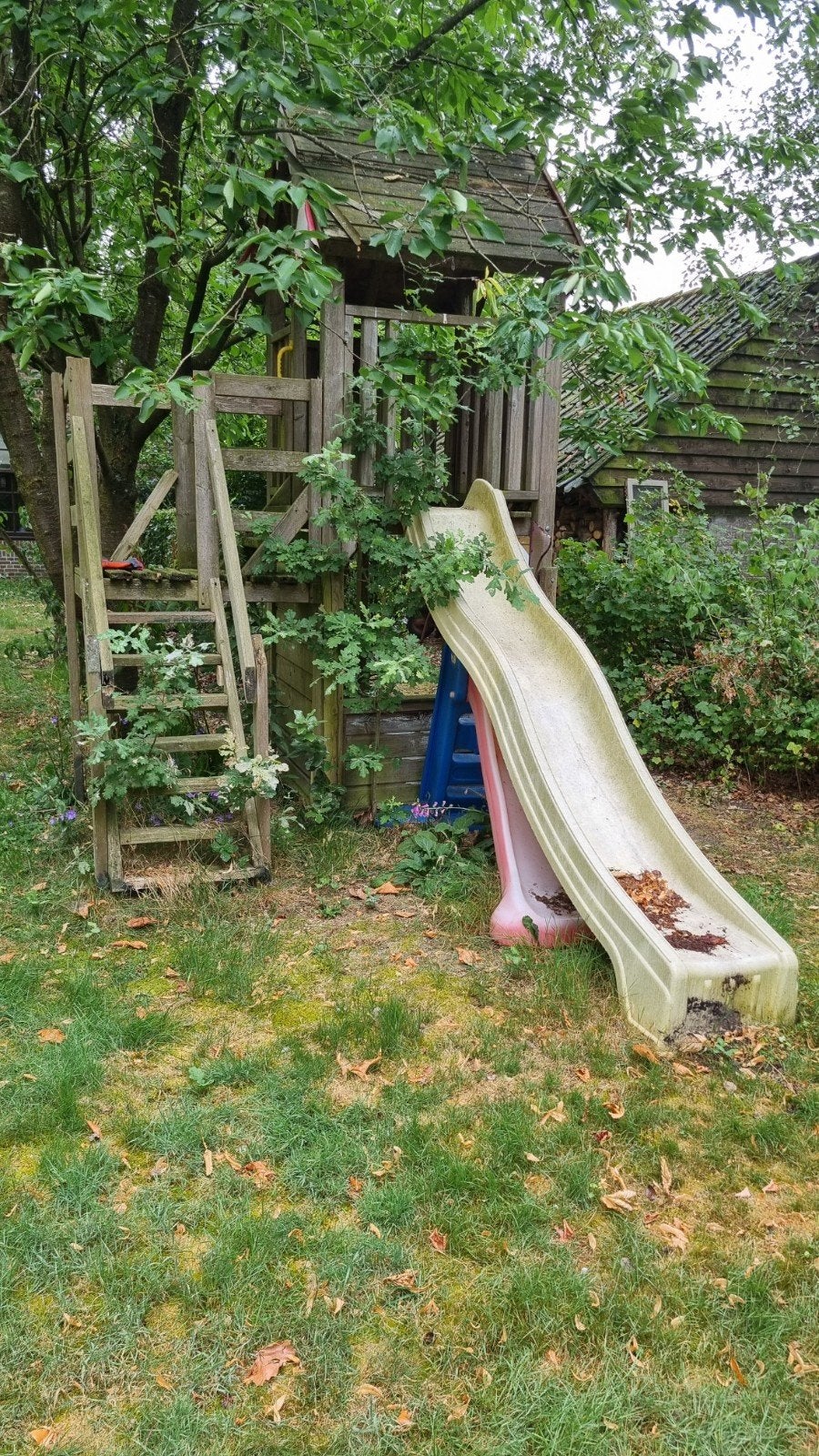 gratis glijbaan en huisje, Ophalen, Gebruikt, Glijbaan