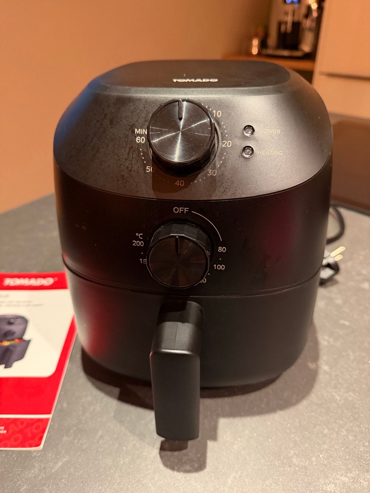 Tomado Airfryer TAF2001B - Compact en Krachtig voor Camping, Ophalen of Verzenden, Zo goed als nieuw, Airfryer, Minder dan 750 gram