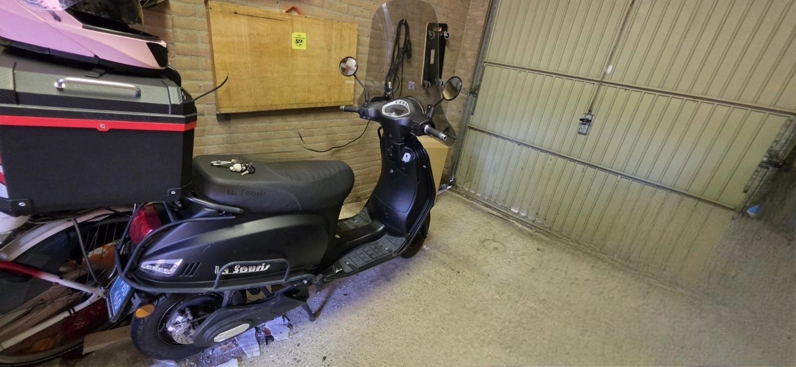La Souris elektrische scooter met 13237 km, Fietsen en Brommers, Snorfietsen en Snorscooters, Elektrisch, Zo goed als nieuw, Ophalen
