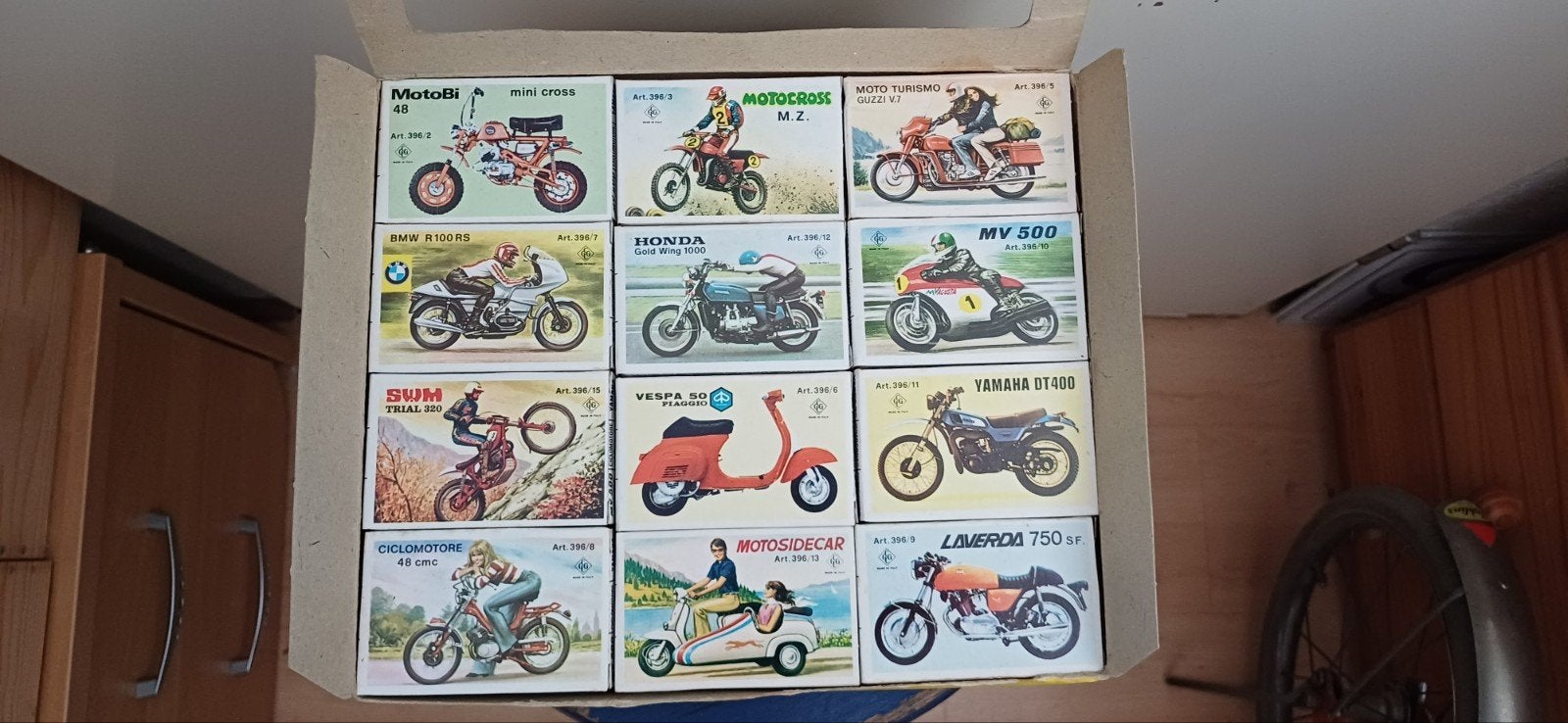 BMW  MOTO GUZZI  HONDA  LAVERDA  MOTOBI M.Z.  YAMAHA  MV 500, Ophalen of Verzenden, Auto