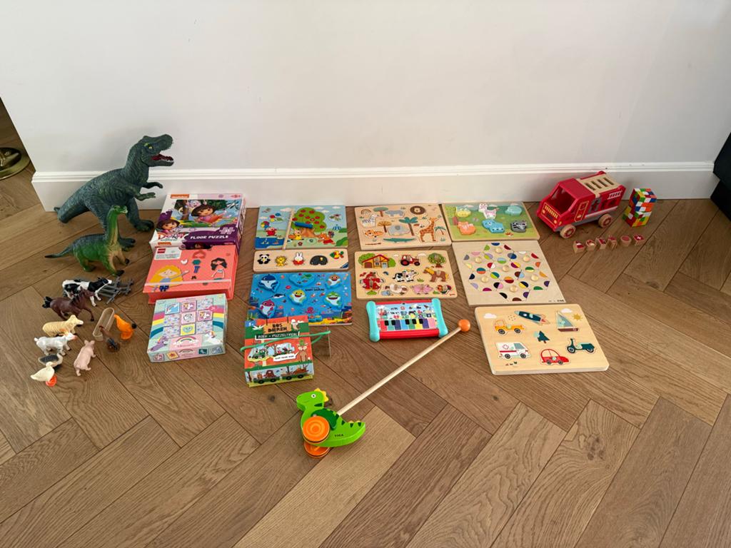 Grote speelgoedset: puzzels, brandweerwagen, dino's, Ophalen of Verzenden, Gebruikt, Jongen of Meisje