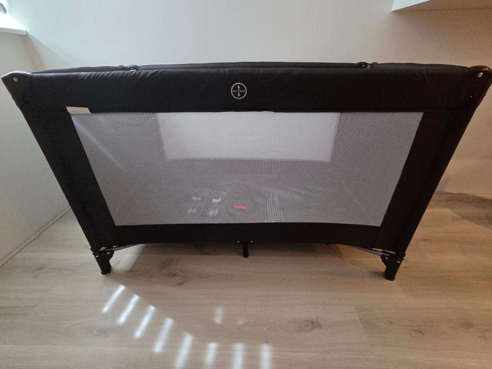 Reiswieg 60x120 - Zwart, Inklapbaar Reisbedje, Ophalen, Zo goed als nieuw, Reisbedje
