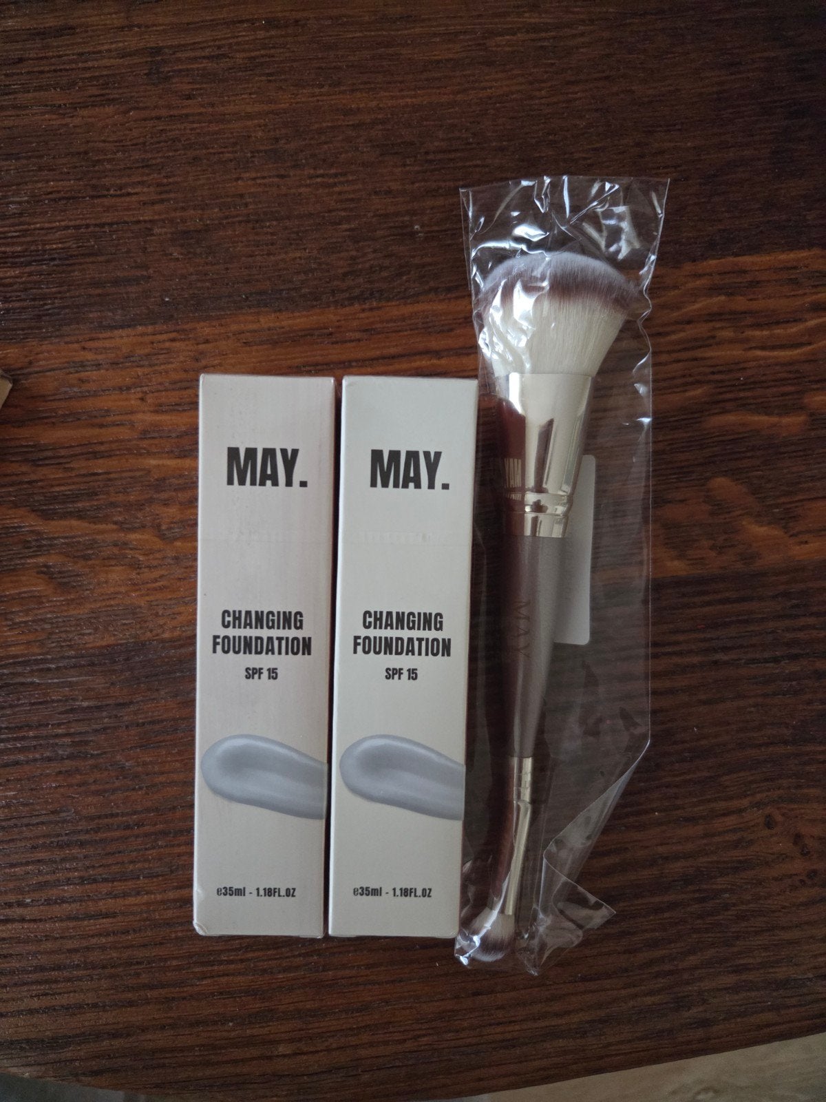 May Cosmetics - 2 x Changing Foundation ( NIEUW ), Sieraden, Tassen en Uiterlijk, Uiterlijk | Cosmetica en Make-up, Ophalen of Verzenden