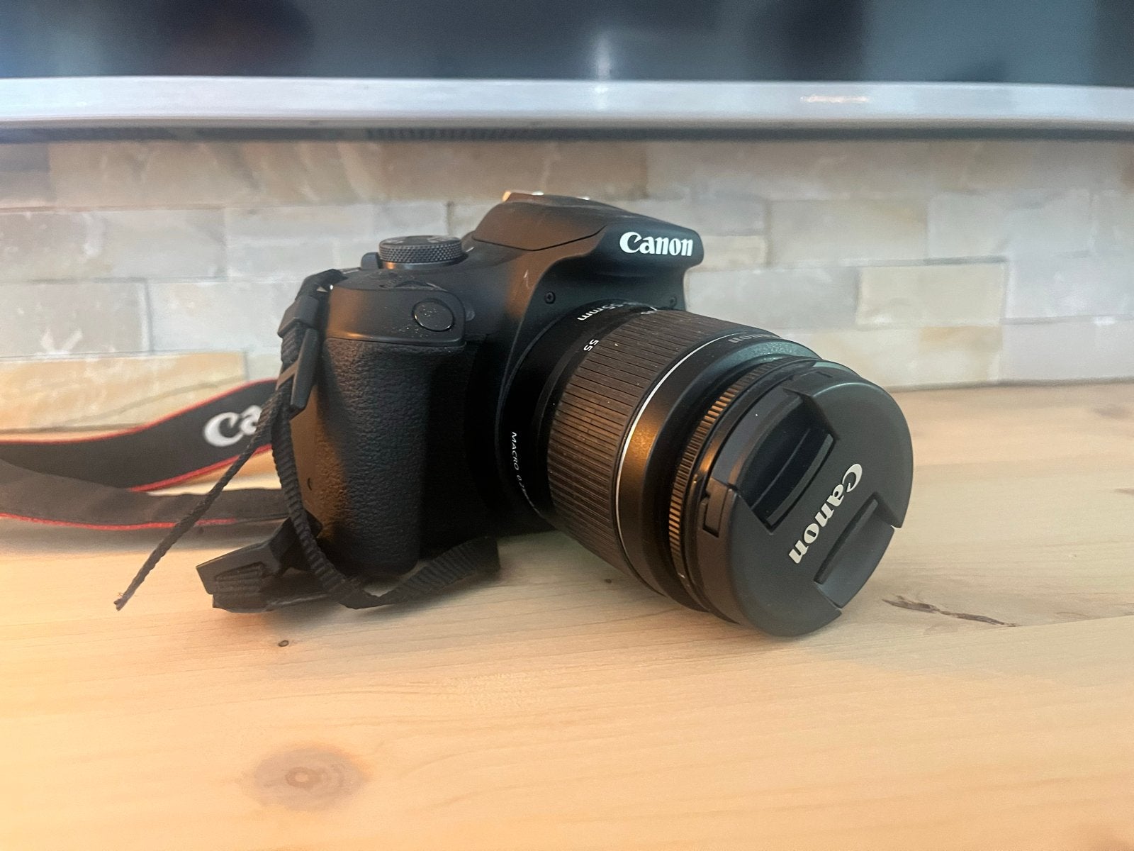 Canon EOS 200D spiegelreflexcamera met 18-55mm lens, Audio, Tv en Foto, Fotocamera's Digitaal, Spiegelreflex, Canon, Zo goed als nieuw
