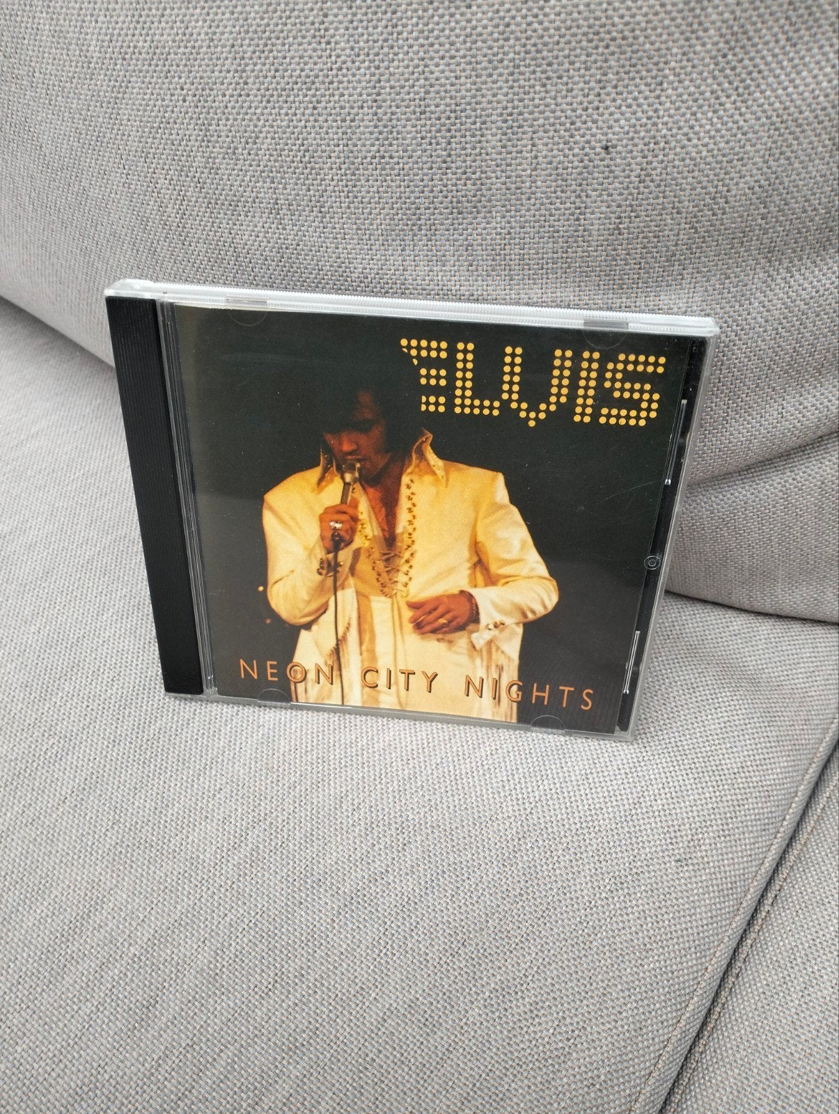 Elvis Presley cd " NEON CITY NIGHTS", Ophalen of Verzenden, Zo goed als nieuw, Poprock