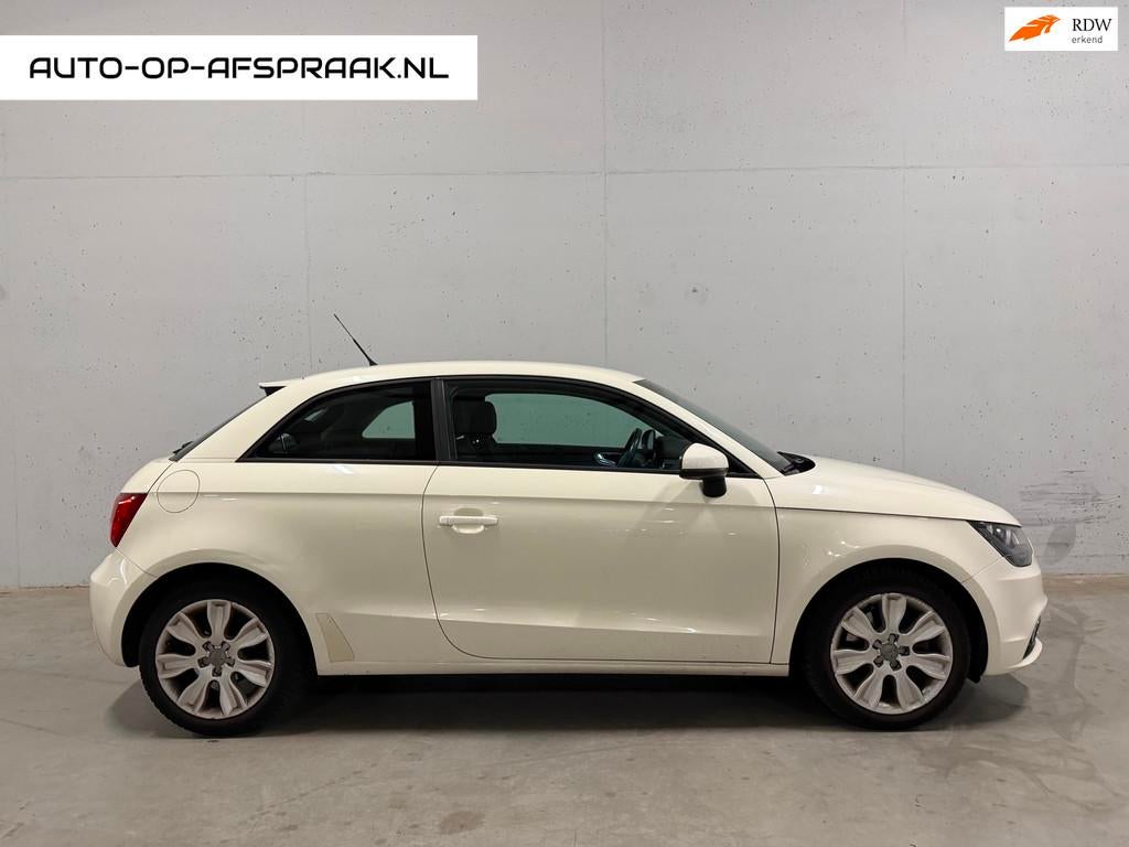 Audi A1 1.4 TFSI Automaat S line Navi Airco Cruise Control, Auto's, Audi, Euro 5, Stof, 4 cilinders, 4 stoelen