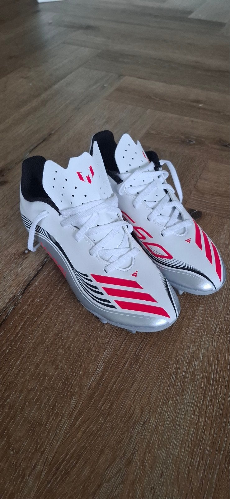 Adidas Messi voetbalschoenen - Maat 36 2/3, Maat XS of kleiner, Ophalen of Verzenden, Nieuw, Schoenen