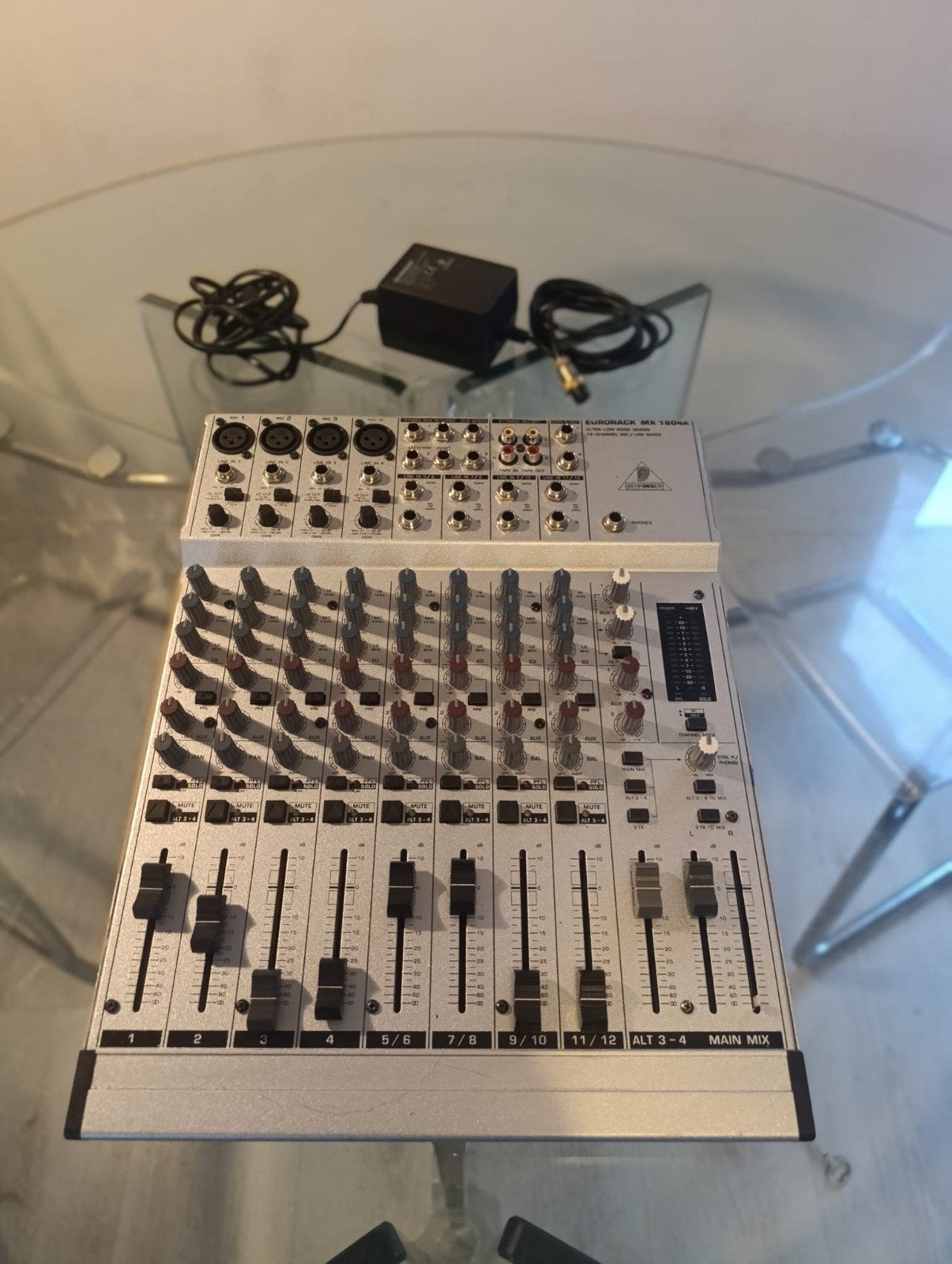 Behringer Eurorack MX 1604A 16-kanaals mengpaneel/audiomixer, Ophalen of Verzenden, Gebruikt, 10 tot 20 kanalen, Microfooningang