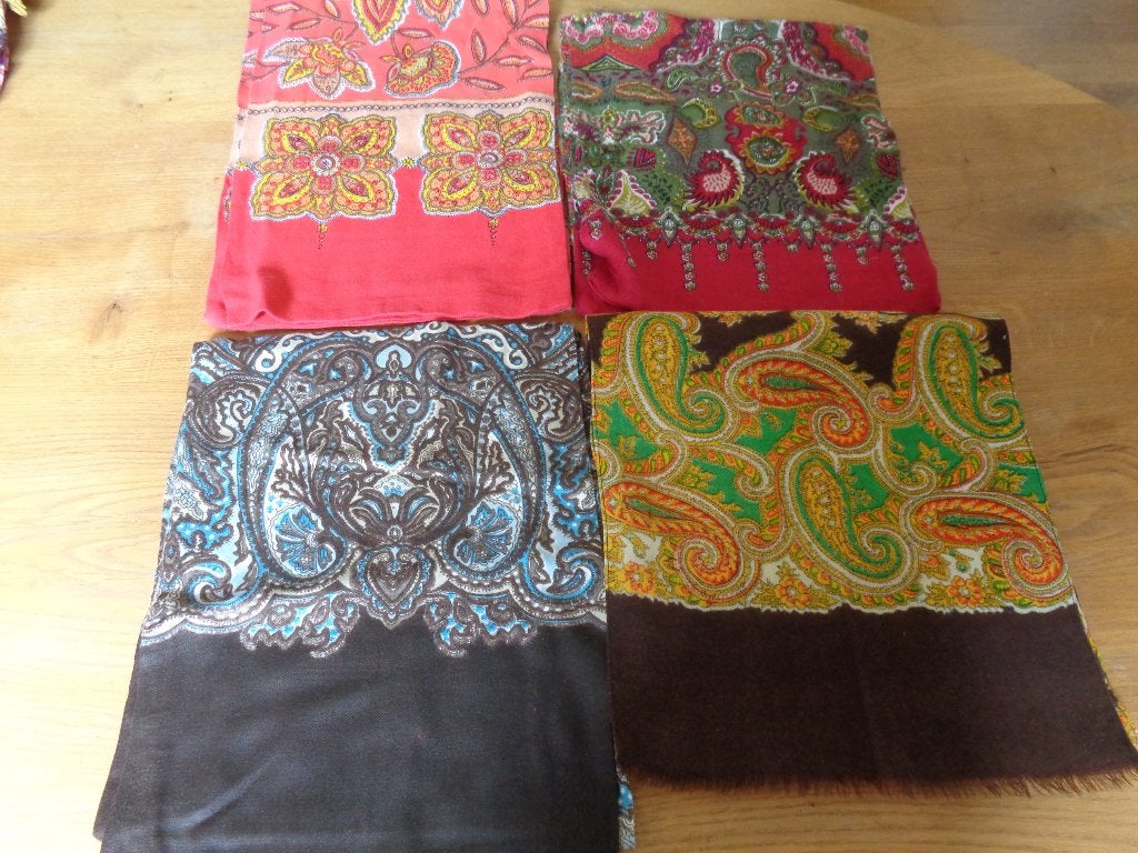 OILILY sjaaltje + PULLS+paisley print sjaaltje., Maat 38/40 (M), Oilily,Pulls, Ophalen of Verzenden, Zo goed als nieuw
