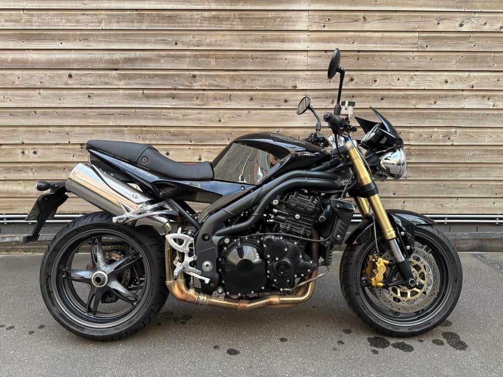 Triumph Speed Triple 1050 uit 2006, Motoren, Sportuitlaat, Occasion, Motorrijbewijs A, 3 cilinders