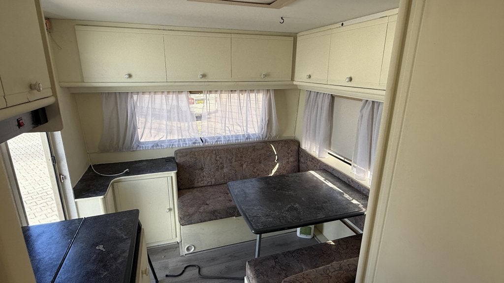 Dethleffs Camper 440 T bouwjaar 1993 met voortent, Caravans en Kamperen, Fietsenrek, Bedrijf, Treinzit, 750 - 1000 kg
