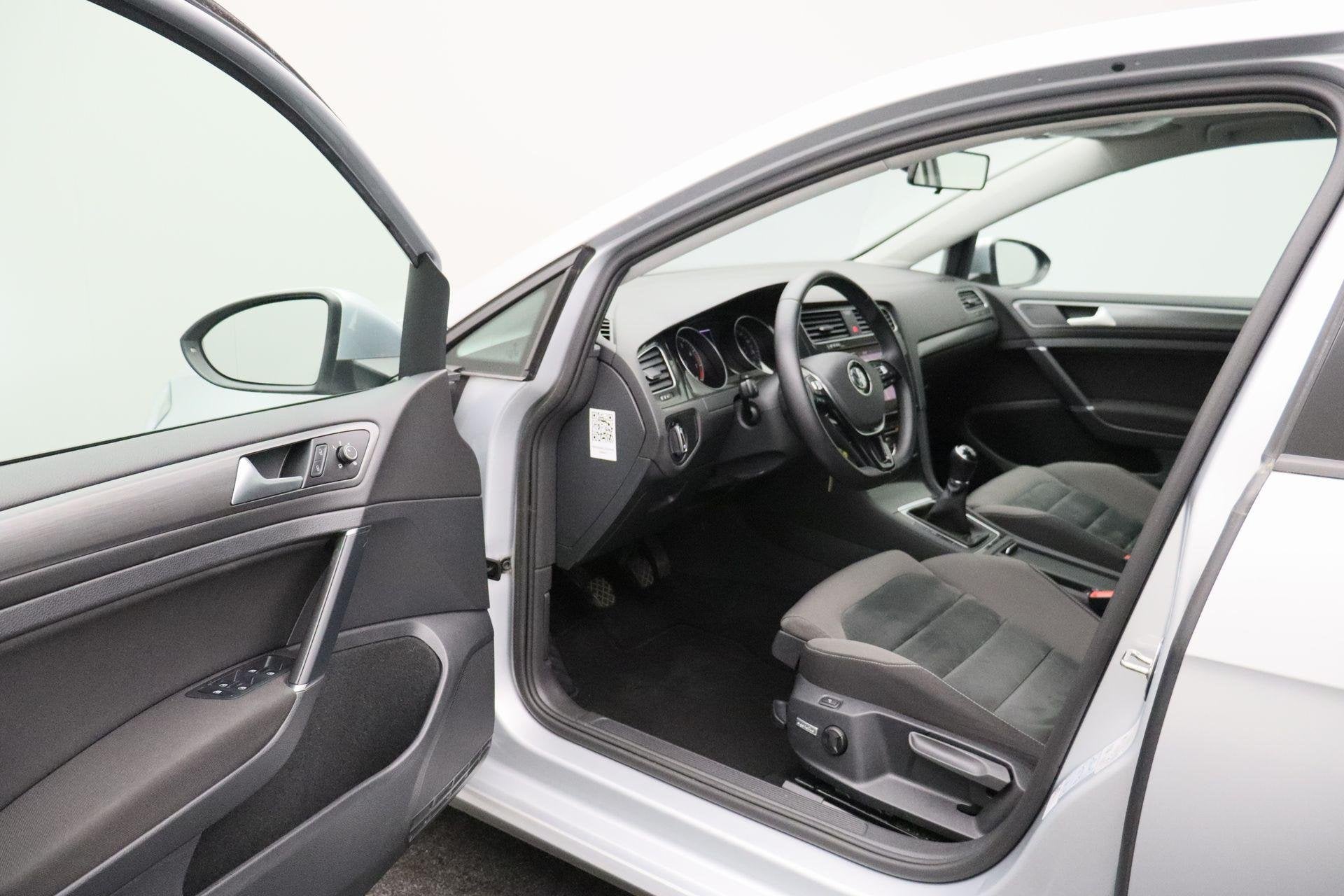 Volkswagen Golf 1.0 TSI Comfortline Business 2019 NAP | Navi, Auto's, Origineel Nederlands, Bedrijf, Golf, 3 cilinders