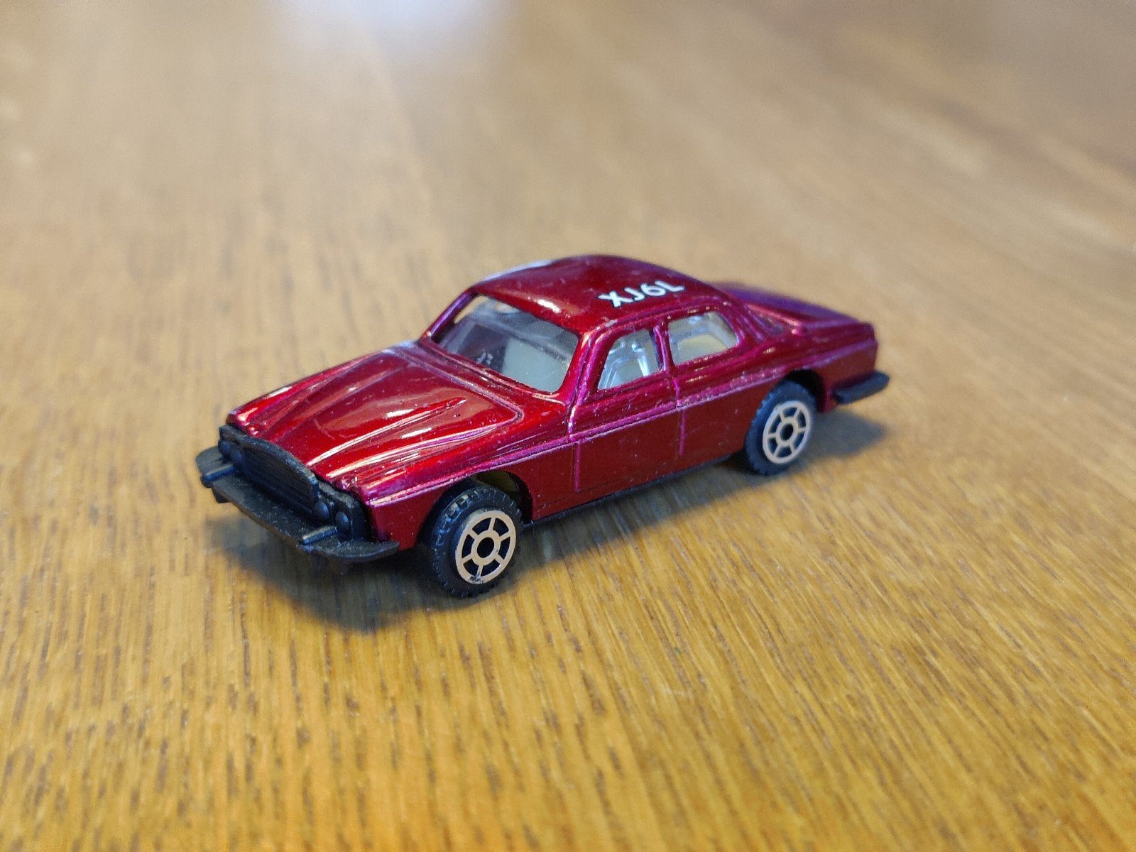 Jaguar XJ6L ROOD, Ophalen of Verzenden, Zo goed als nieuw, Auto