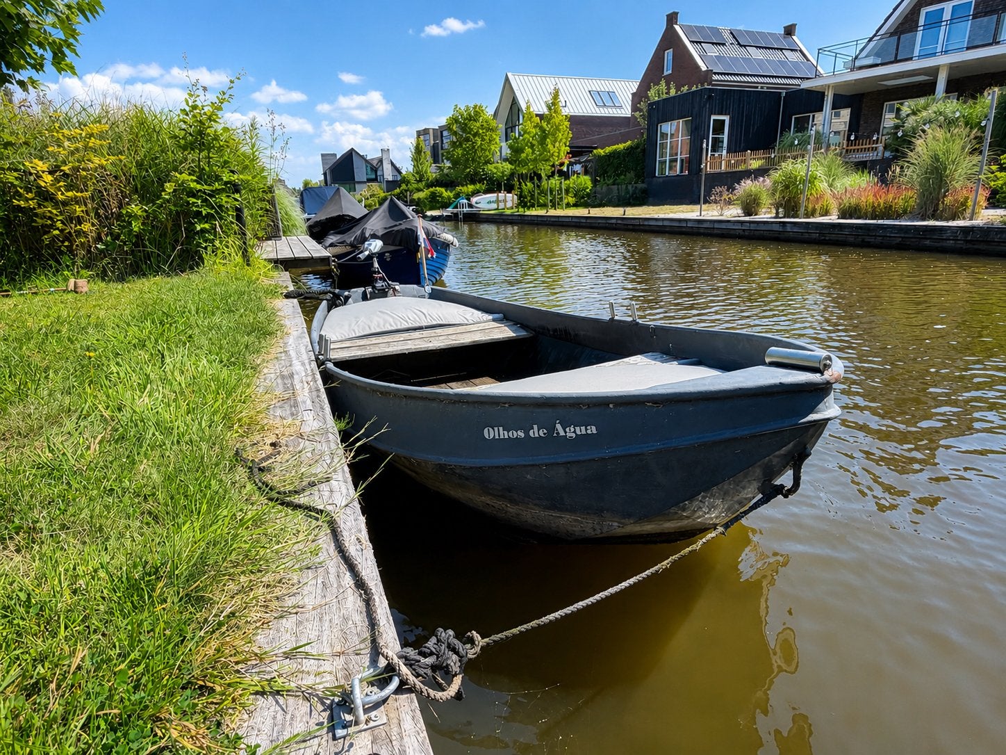Stalen boot met elektrische motor en kussenset, Overige merken, Gebruikt, Buitenboordmotor, Kussenset