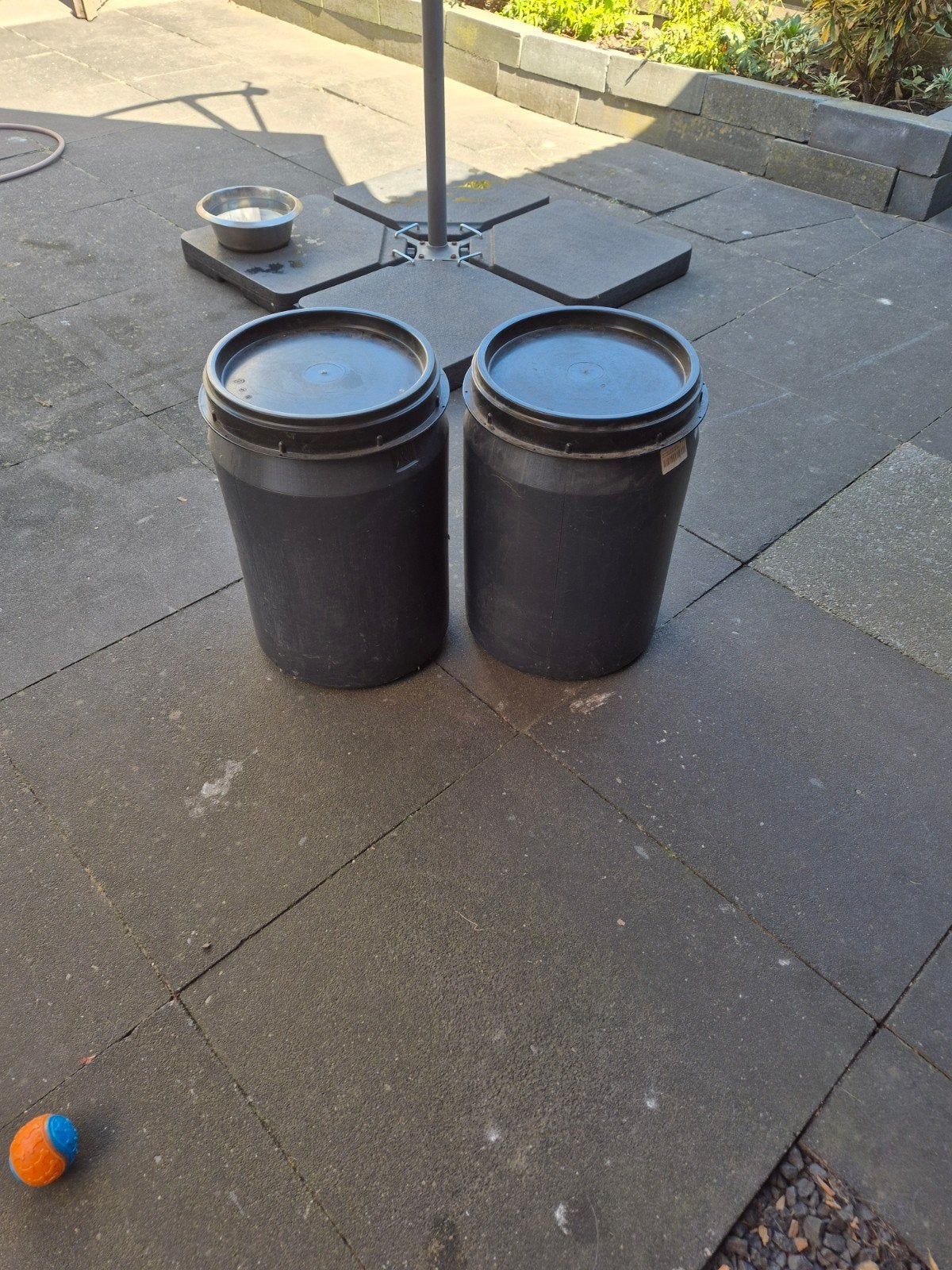 Voertonnen MM 40 liter met schroefdeksel (2 stuks), Dieren en Toebehoren, Pluimvee
