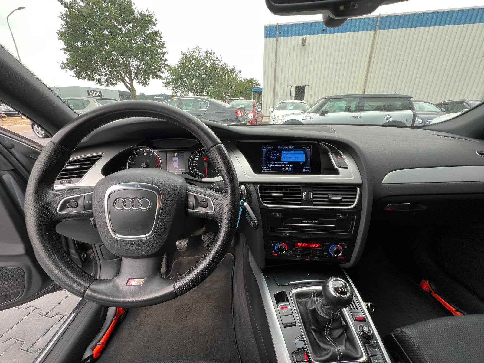 Audi A4 Avant 2.0 TFSI S-LINE EDITION AIRCO NAVI APK-2027, Auto's, Voorwielaandrijving, 15 km/l, Gebruikt, Zwart