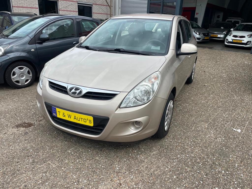 Hyundai I20 1.2i i-Drive uniek 20.000 km, Gebruikt, 4 cilinders, Origineel Nederlands, Bedrijf