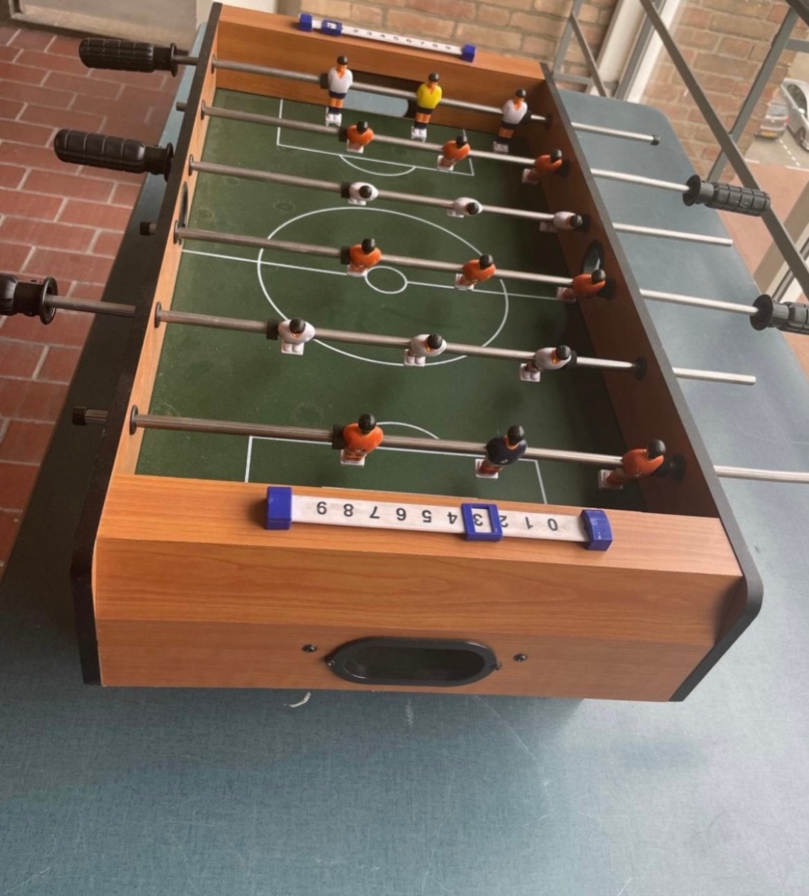 Kleine voetbaltafel, Ophalen, Zo goed als nieuw